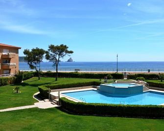 Argonavis Pb B - Estartit - Piscina