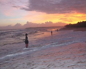 Chill Enjoy Cabanas & Restaurant - Tangalla - Playa