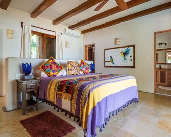 Beautiful Beach front home with 3 bedrooms and 3 1/2 bathrooms. - Troncones - Bedroom