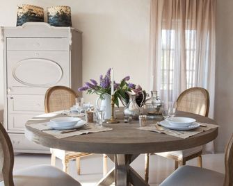 Domaine Les Martins - Gordes - Dining room