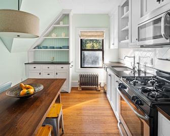 The New Victorian Mansion Bed & Breakfast - Saint Paul - Cocina