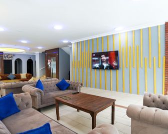 Ada Apart Hotel - אלניה - טרקלין