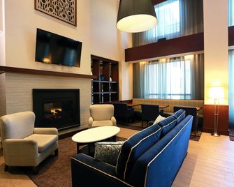 Hampton Inn & Suites by Hilton Laval - Laval - Lounge