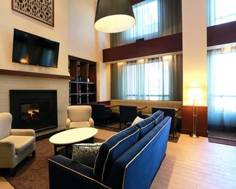Hampton Inn & Suites by Hilton Laval - Laval - Lounge