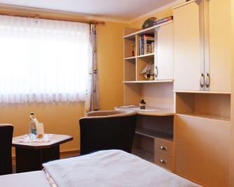 Ferienwohnung Holm - Kuehlungsborn - Yatak Odası