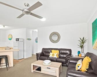 Sandcastles Holiday Apartments - Coffs Harbour - Living room