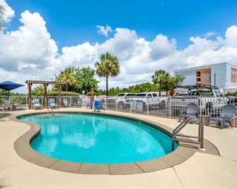 Comfort Inn & Suites Crestview South - Crestview - Zwembad