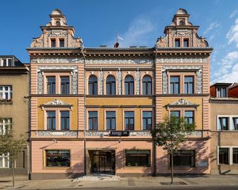 Bohemia Inn Hotel - Turnov - Building