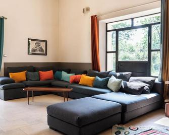 Maison D'etienne - Lacoste - Sala de estar