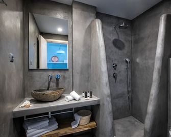 Cosmopolis Crete Suites - Hersonissos - Bathroom