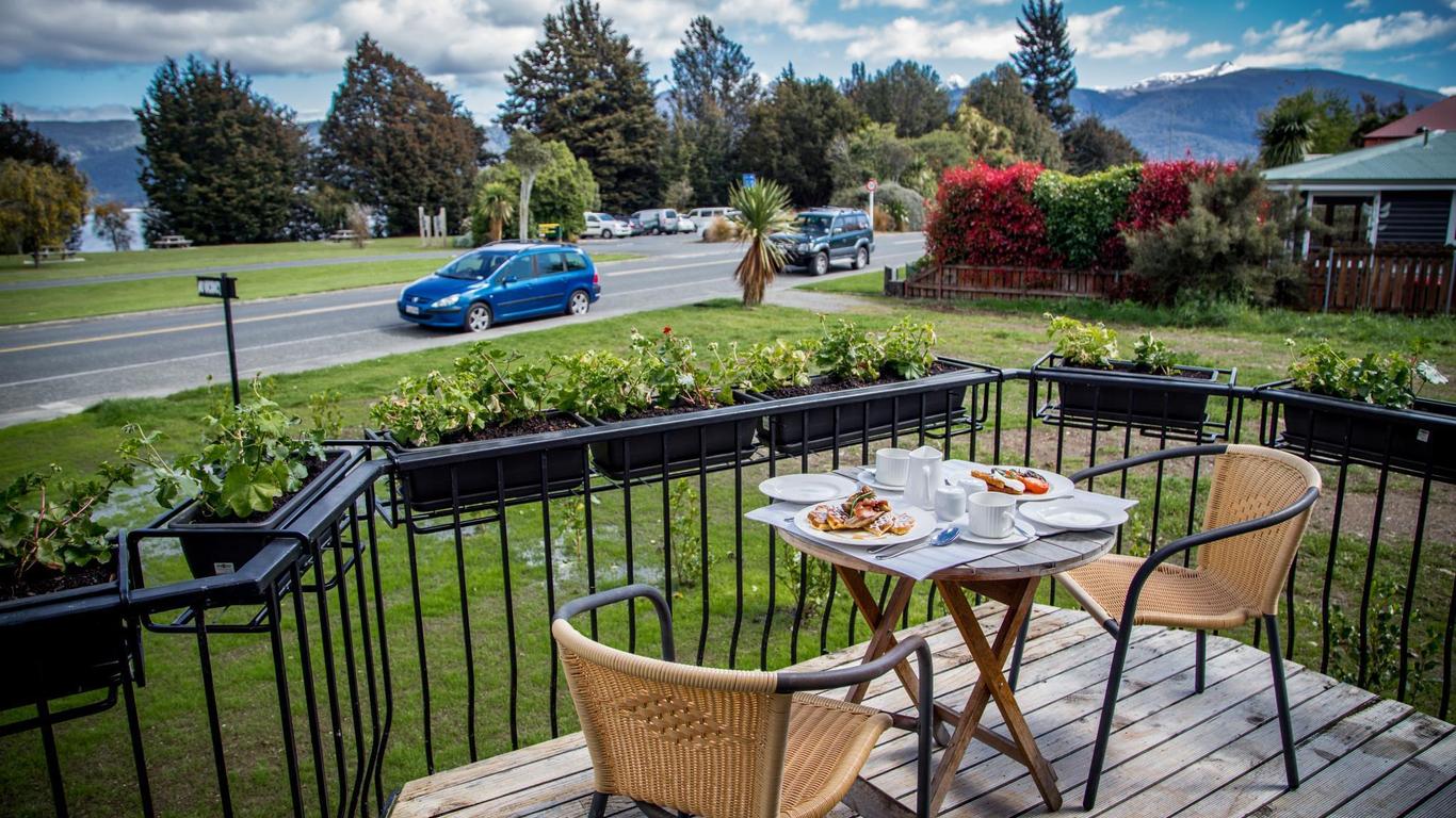 Te Anau Lakefront Bed and Breakfast