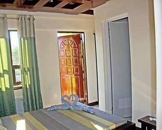 Costa Villa Beach Resort - San Fernando - Bedroom