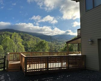 Boulder Sky at River Run - Banner Elk - Balcón