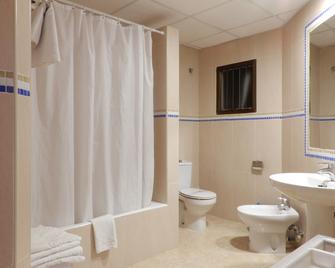 Marina Palmanova Apartamentos - Palma Nova - Kylpyhuone