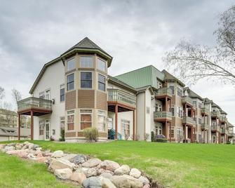 Cozy Birchwood Condo on Tagalong Golf Course! - Birchwood - Edificio