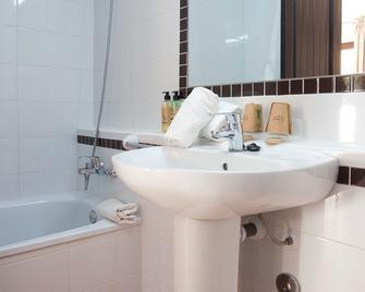 Club Cala Azul - Santa Eulària des Riu - Bathroom
