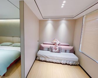 Jufenglou Hotel - Leshan - Bedroom