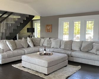 Sunset Escape On Westlake. This B&B offers 2 suites that are rented separately. - Prince Edward - Living room