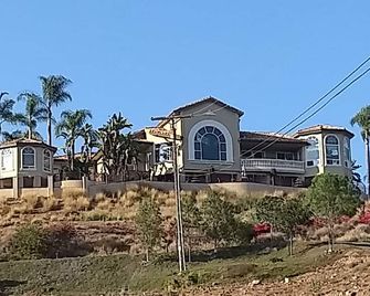 Sunshine Mountain Bed and Breakfast - San Marcos - Gebouw