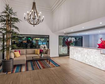 Best Western Plus Las Brisas Hotel - פאלם ספירנגס - דלפק קבלה