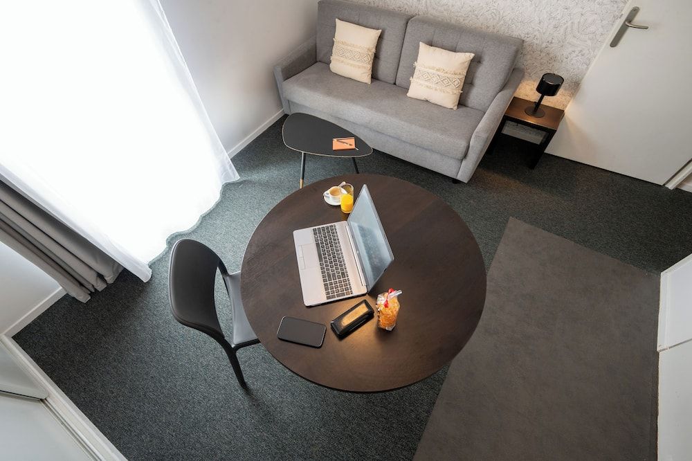 Nemea Appart Hotel Home Suite Nancy Centre - נאנסי - סלון