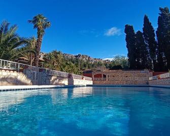 Gitelacapelle with 2 swimming pool bedrooms, 10mm from wild beaches, tropical setting - Roquefort-des-Corbières - Piscina