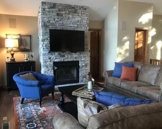Lakefront Home in Deerfield Resort with Stunning Norris Lake Views - La Follette - Living room