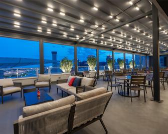 The Higgins Hotel New Orleans, Curio Collection by Hilton - New Orleans - Bar