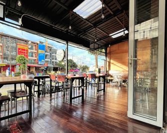 Alpha Hostel Cafe&bar - Ao Nang - Restaurant
