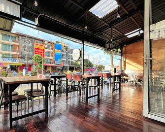 Alpha Hostel Cafe&bar - או נאנג - מסעדה