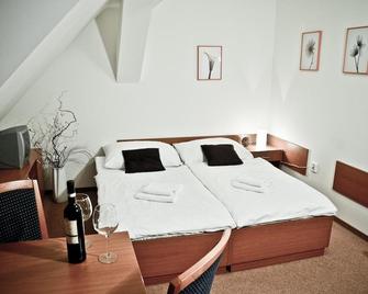 Penzion G - Mährisch-Schönberg - Schlafzimmer