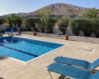 Nineteen 5 reviews. Book 2025 now - Lardos - Piscine