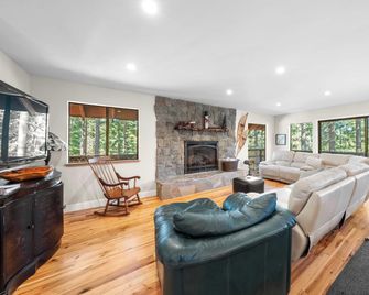 Cloud 9 and 12 by AvantStay - Incline Village