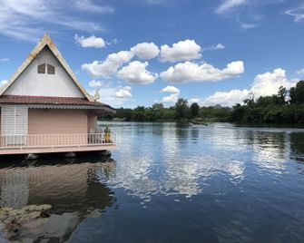 Bamboo House Kanchanaburi - Kanchanaburi - Outdoor view