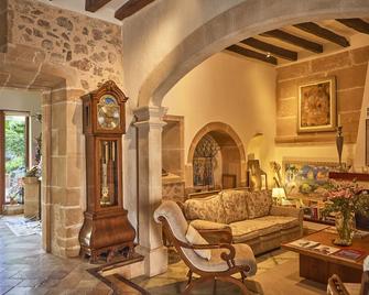 Son Sant Jordi - Полленса - Лоббі