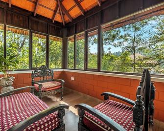 Sterling Brookstone Coorg - Madikeri - Sala de estar
