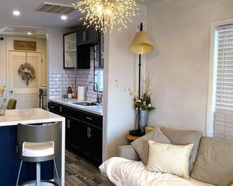 Charming 1-bedroom house in fabulous Phoenix with AC, WiFi - Phoenix - Køkken