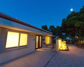 Minamijyujisei Resort Shiraho Nostalgy Garden - Ishigaki