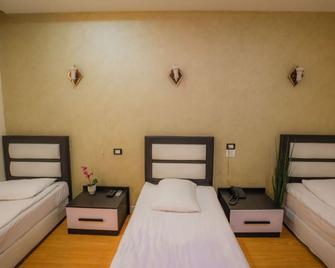 Capital Hotel - Cairo - Bedroom
