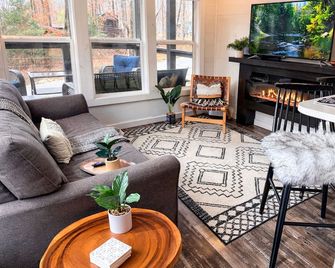 Tiny Haven at the Retreat - Monteagle - Huiskamer