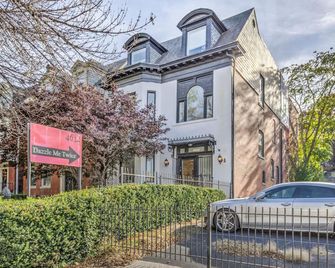 4632 Second Floor Historic Haven - San Luis - Edificio