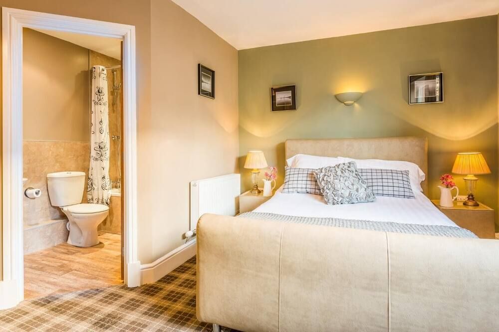 ذا لاونج هوتل آند بار - بنريث - غرفة نوم