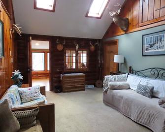 Beautiful Log Home On The Loyalsock Creek 2018 Pa River Of The Year - Williamsport - Living room
