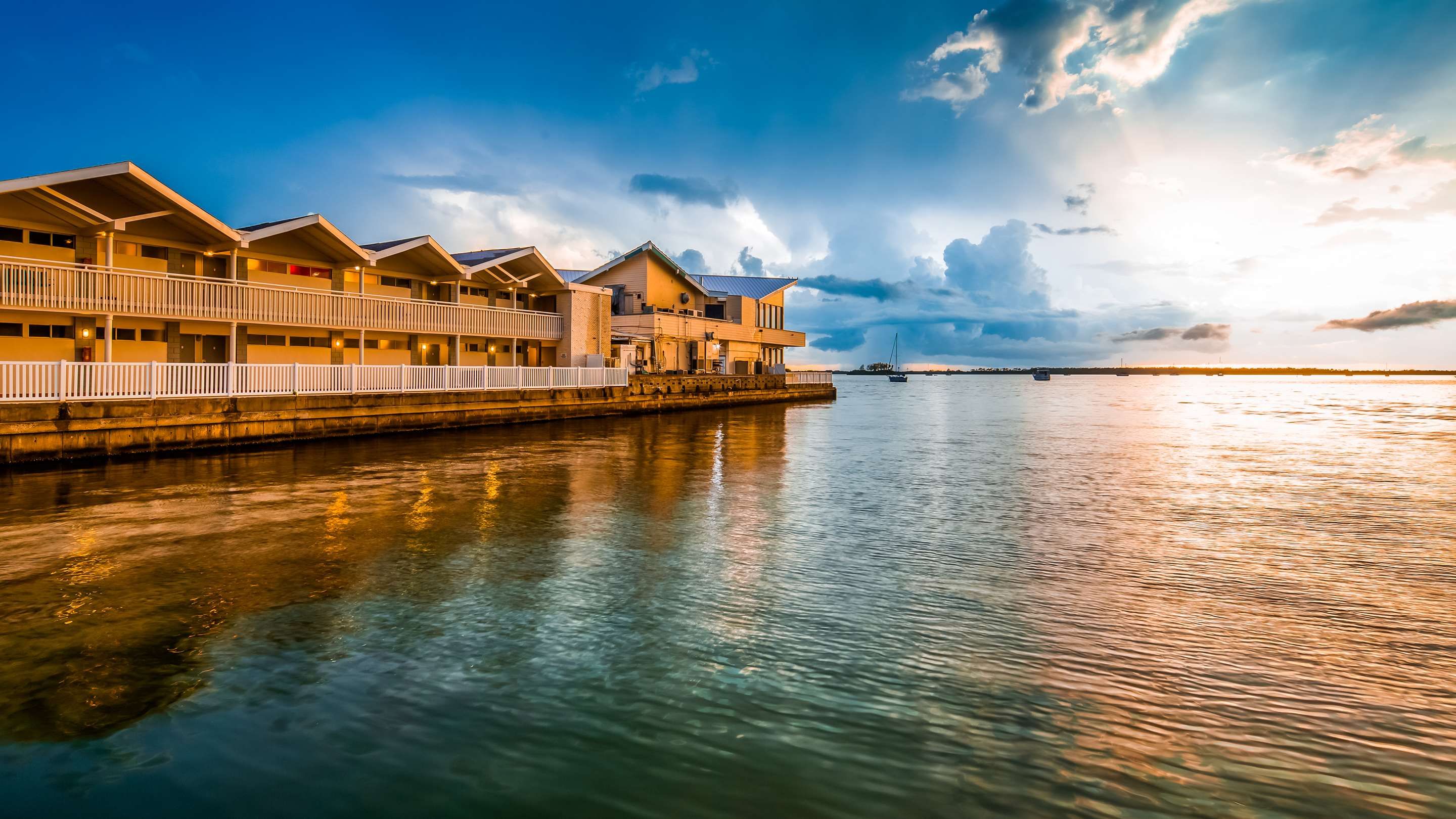 Best Western Plus Yacht Harbor Inn - Dunedin - Außenansicht
