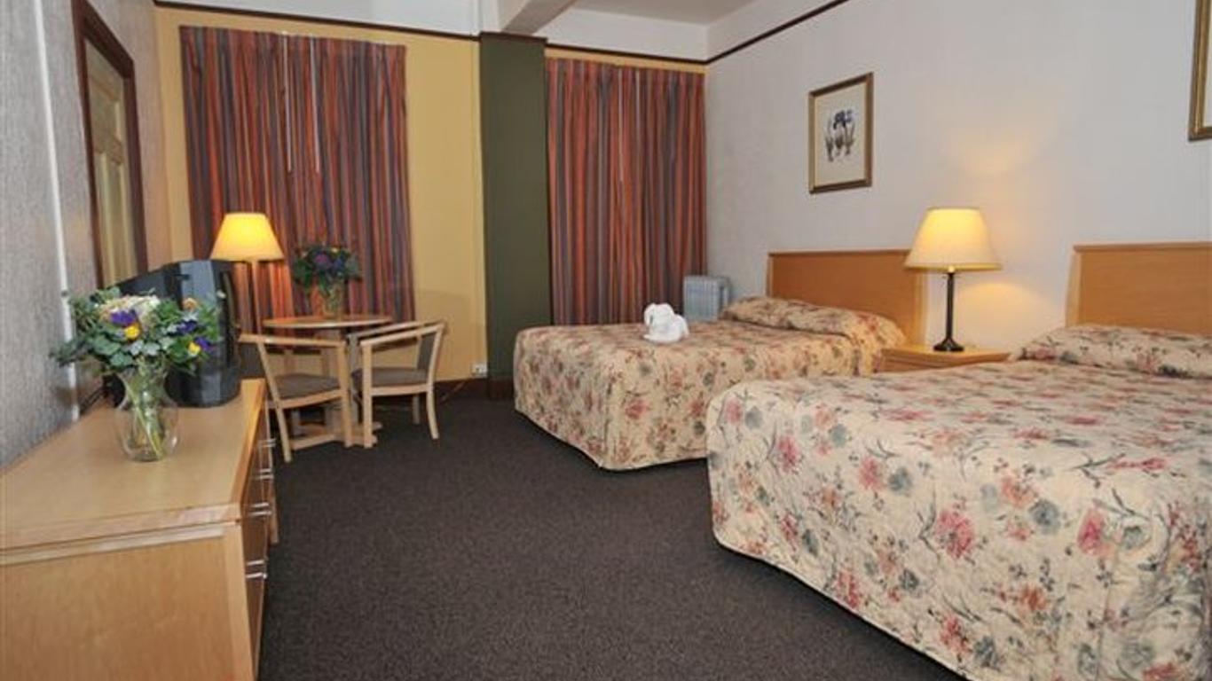 Moore Hotel