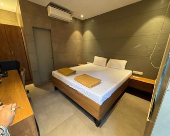 Fisco The Hub Link - Mumbai - Bedroom