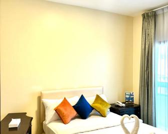 Safari Hotel Apartments - Ajman - Bedroom