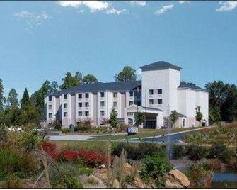 Baymont by Wyndham Mooresville - Mooresville - Будівля