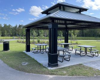 Visit Amelia Island Florida - Yulee - Innenhof