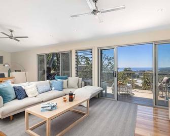 Hamptons By The Bay - Nelson Bay